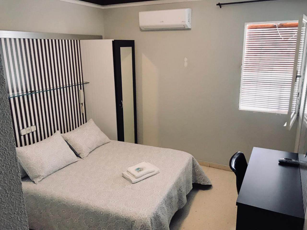 Hostal Los Badenes 후미야 외부 사진