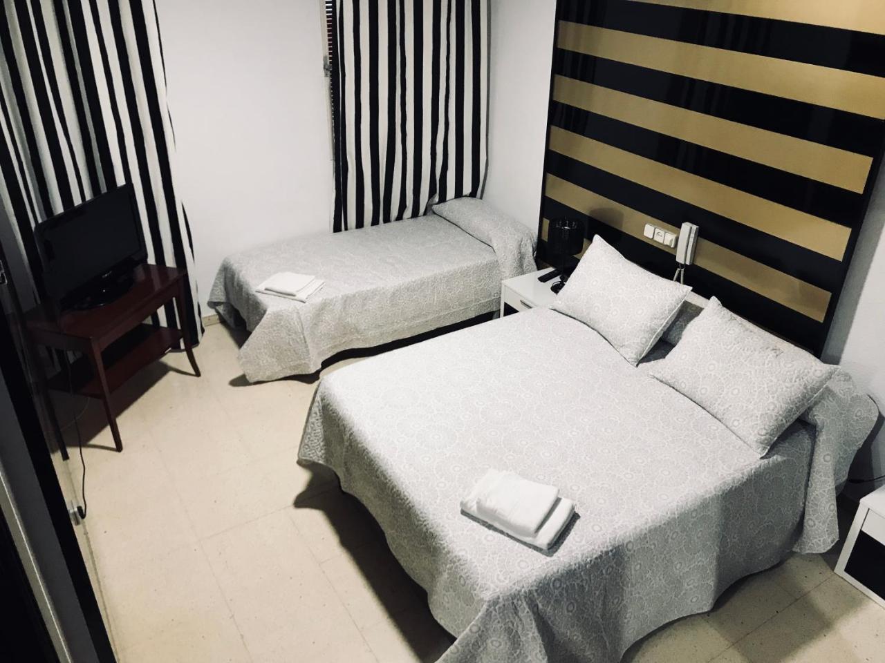Hostal Los Badenes 후미야 외부 사진